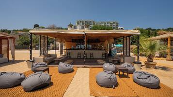 Beach bar