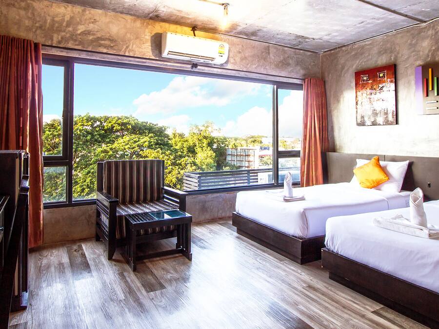Deluxe Room | Blackout drapes, free WiFi, bed sheets