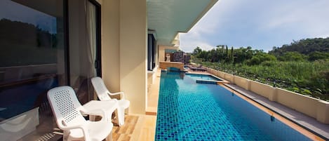 Kolam renang outdoor