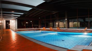 Una piscina techada