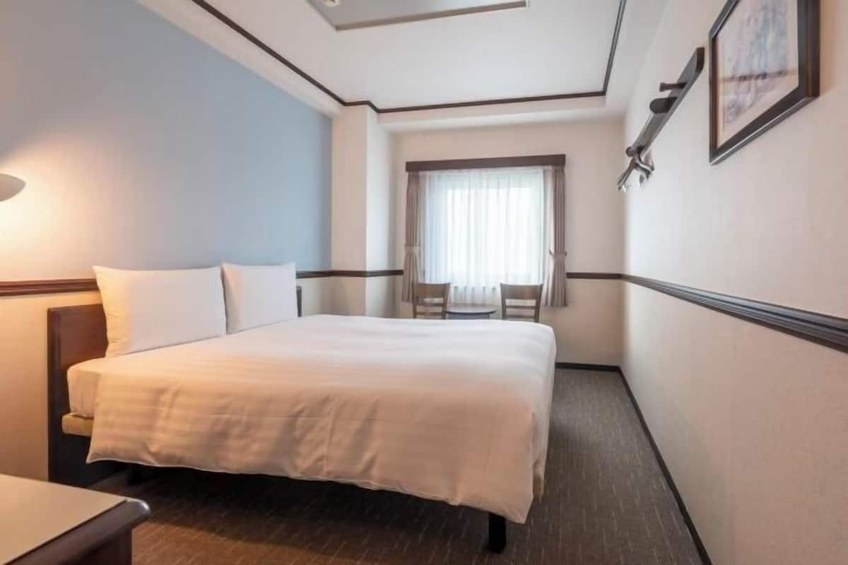 1 bedroom, down duvets, in-room safe, blackout curtains