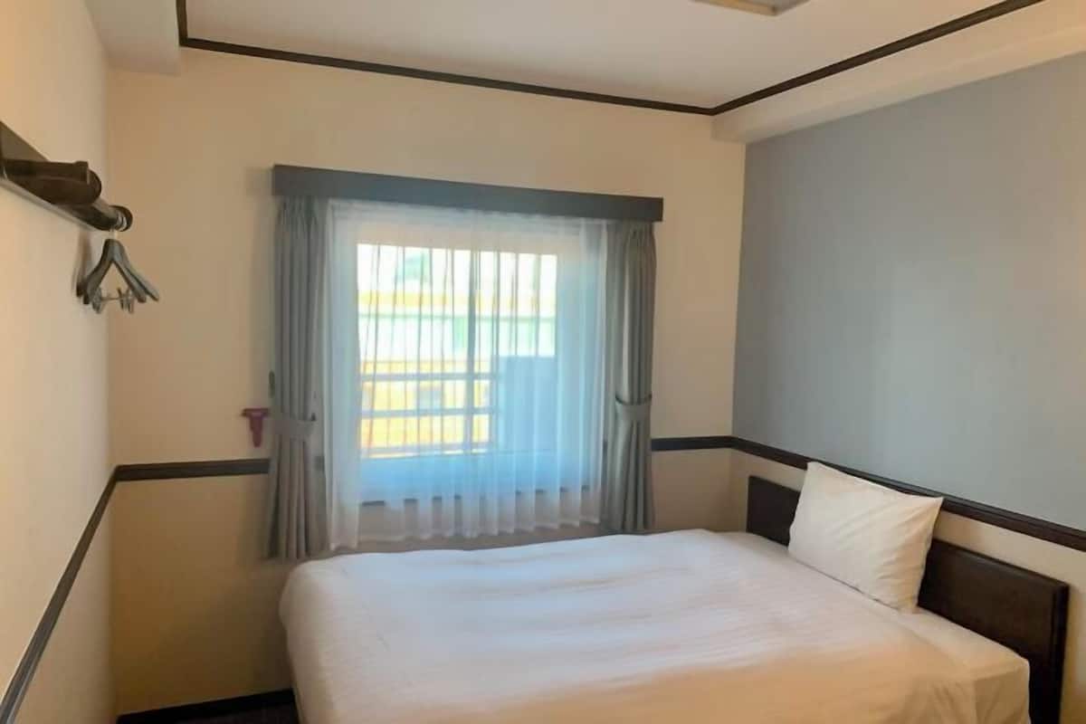1 bedroom, down duvets, in-room safe, blackout curtains
