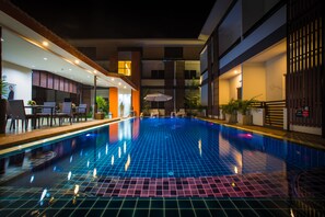 Outdoor pool - The S.G Hotel (Buriram)