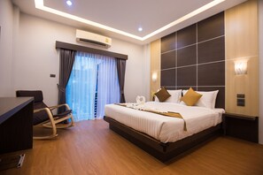 Deluxe (Pool View) - The S.G Hotel (Buriram)