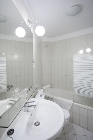 Bathroom - Playaflor Chill Out Resort, a 50 mtrs de la playa (Arona)