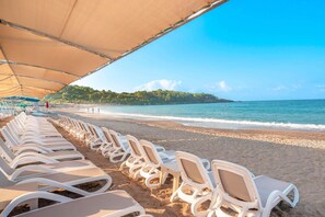 Private beach, free beach shuttle, sun loungers, beach umbrellas - Arycanda Kirman Premium - Ultra All Inclusive (Alanya)