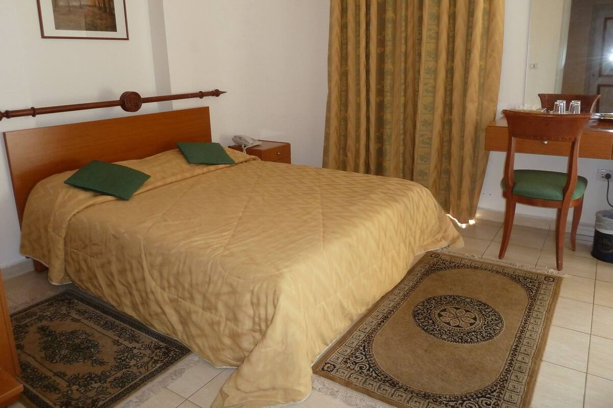 Chambre Standard, 1 grand lit, balcon, vue sur la vallée | Literie de qualité, minibar, coffre-fort, bureau