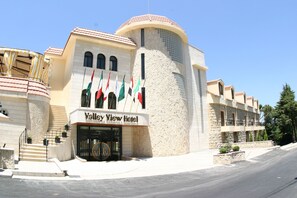 Property entrance - Valley View Hotel - Hammana (Hammana)