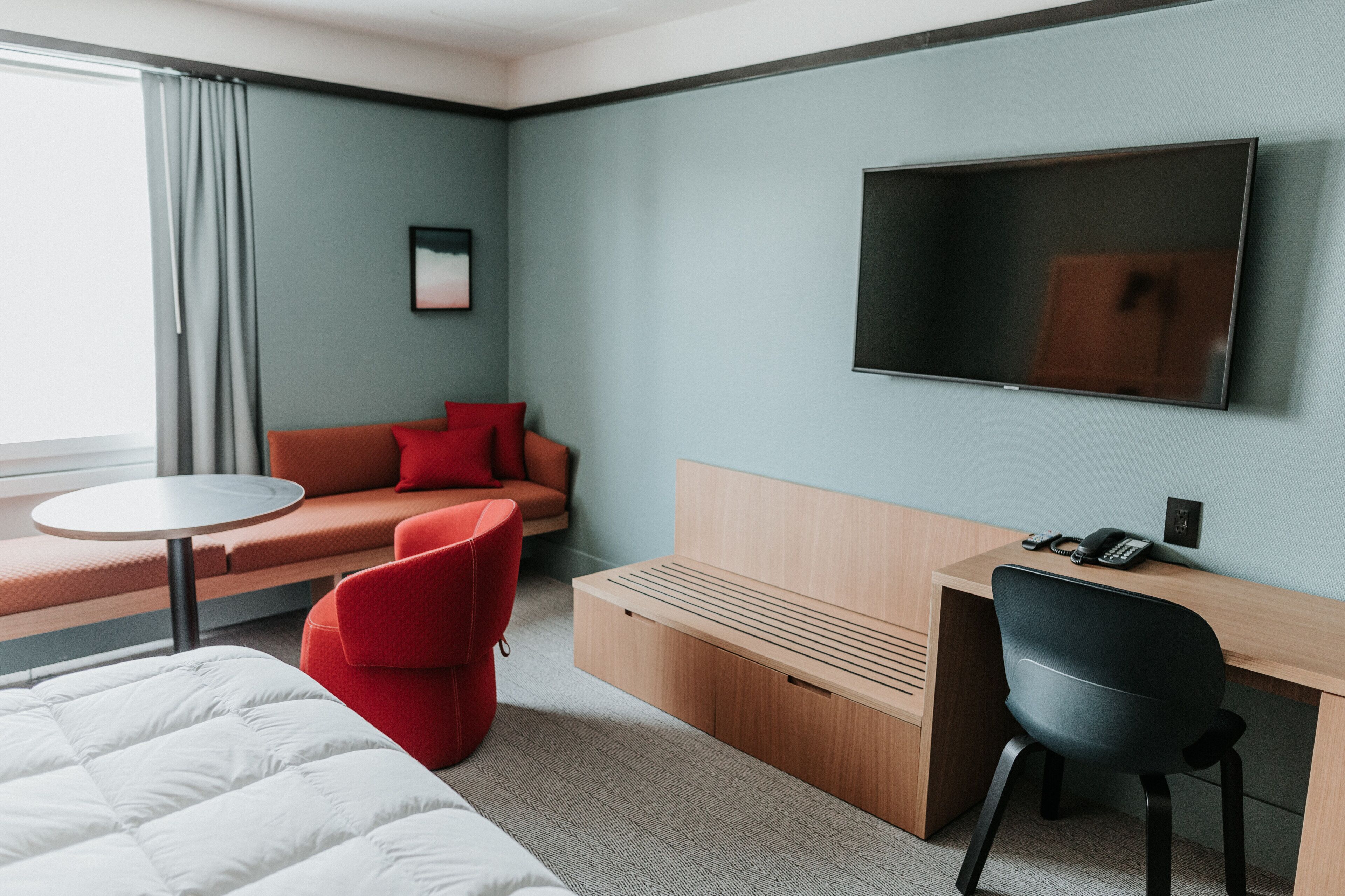 premium bedding, down duvets, pillow-top beds, desk