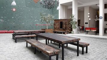 Lobby lounge