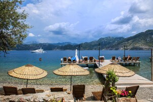 Beach nearby, black sand, free beach shuttle, free beach cabanas