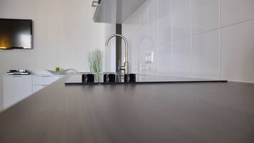 Premium-Apartment, 1 Schlafzimmer, Nichtraucher, Terrasse | Eigene Küche | Kühlschrank, Mikrowelle, Herdplatte, Geschirrspüler