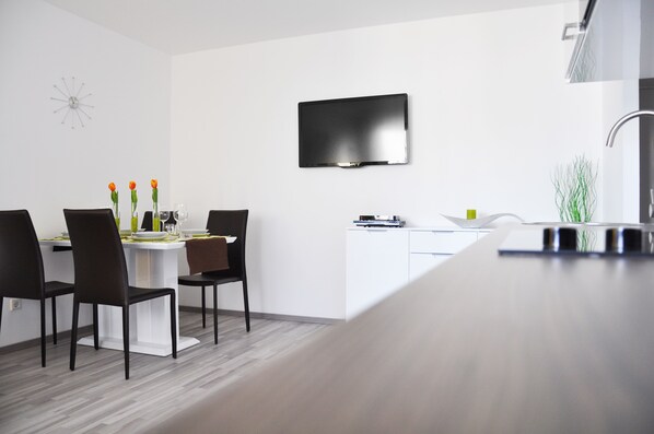 Appartement Premium, 1 chambre, non-fumeur, terrasse | Restauration