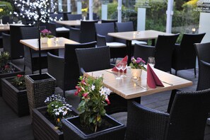 Terrace/patio - Hotel Niederrheinischer Hof (Krefeld)