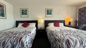 Quarto casal standard, 2 camas de casal, para não fumantes | Wi-Fi de cortesia, roupa de cama