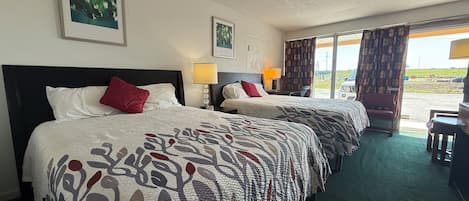 Standard Double Room, 2 Double Beds, Non Smoking | Bathroom | Combined shower/tub, free toiletries, towels