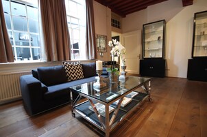 Suite estudio presidencial, 1 cama de matrimonio grande, no fumadores, cocina | Ropa de cama de alta calidad, edredones de plumas, caja fuerte