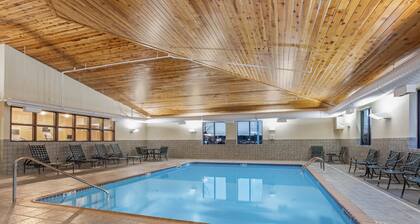 La Quinta Inn & Suites by Wyndham Norwich-Plainfield-Casino
