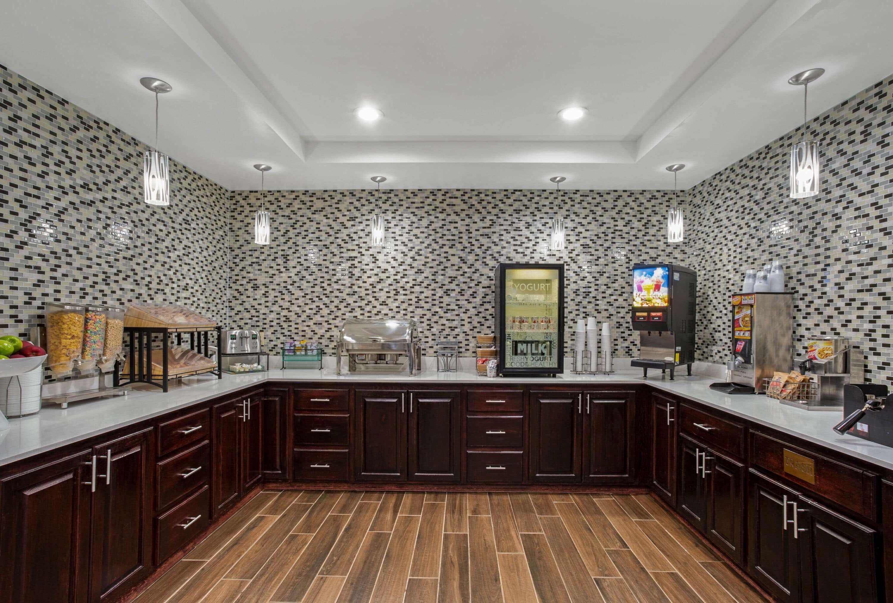 Tägliches inbegriffenes kontinentales Frühstück