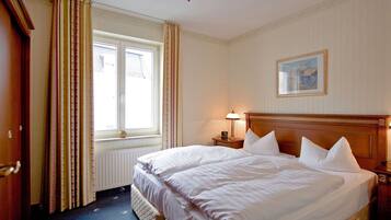 Apartment, 1 Bedroom, City View | 1 bedroom, in-room safe, desk, blackout drapes