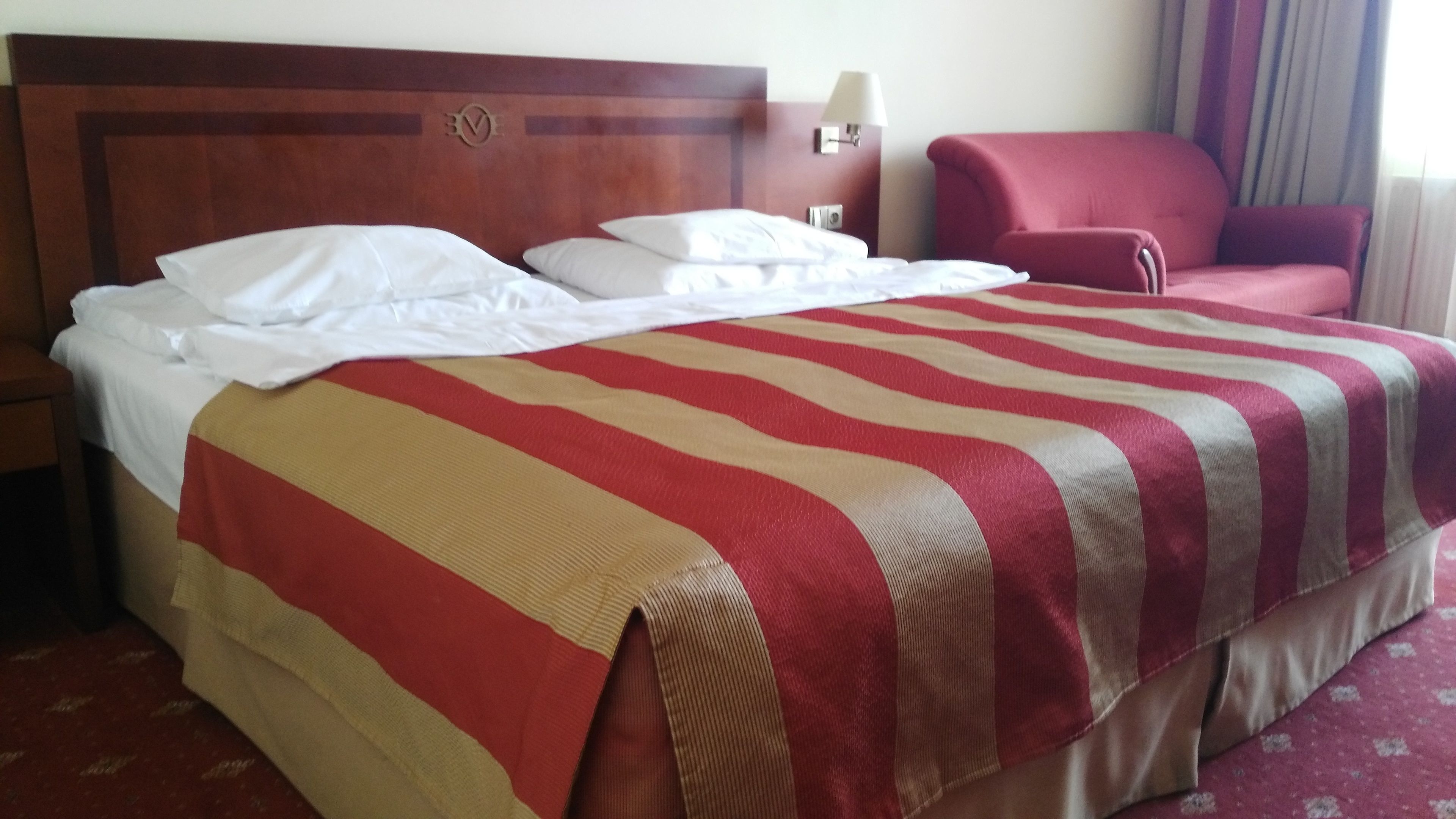 double or twin room, ensuite | minibar, in-room safe, desk, free wifi