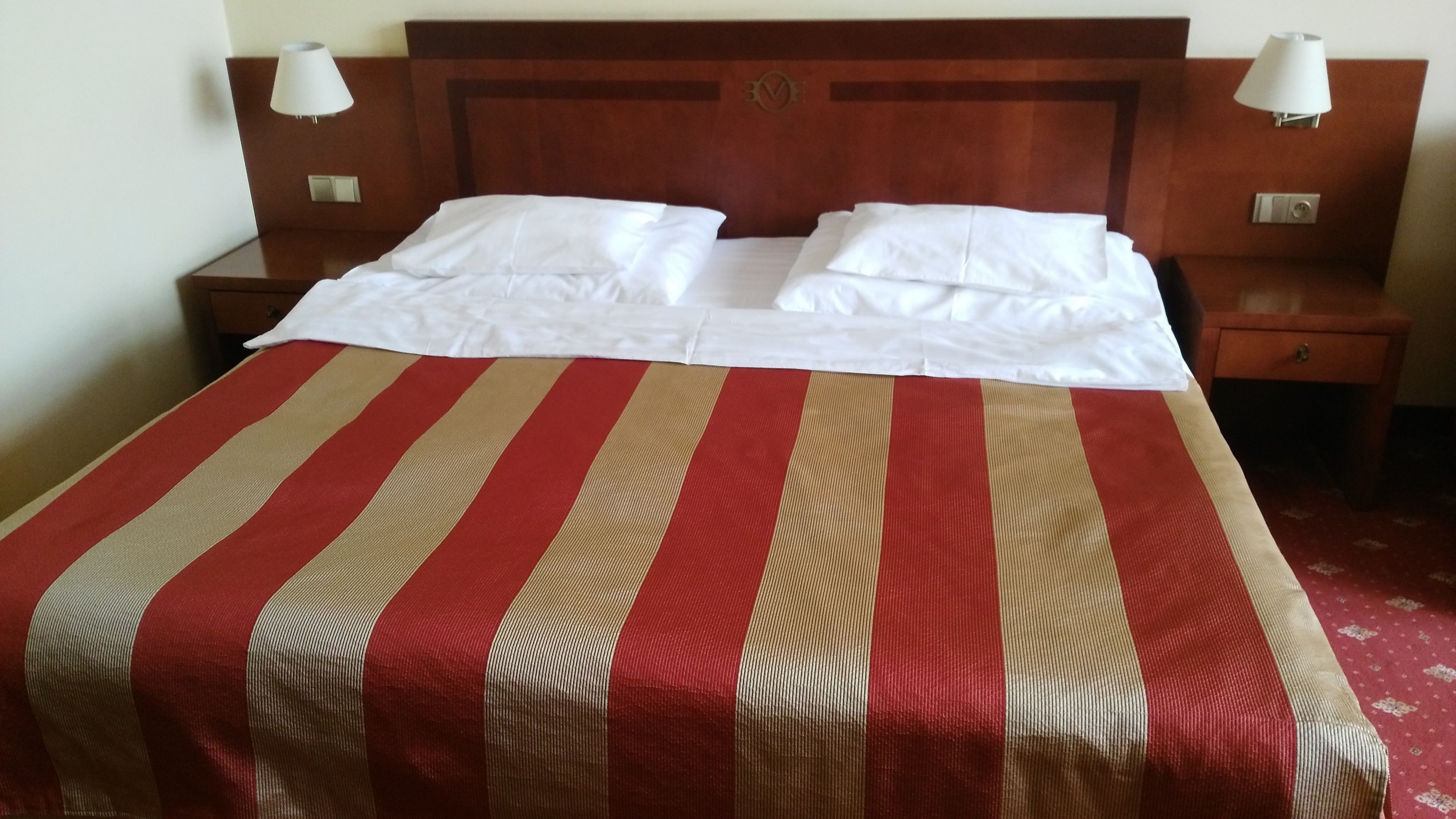 double or twin room, ensuite | minibar, in-room safe, desk, free wifi