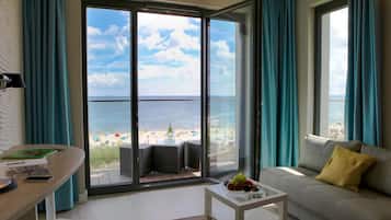 Habitación doble, vista al mar | Caja de seguridad en la habitación, escritorio y cunas gratuitas