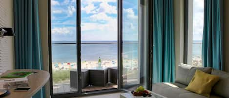 Double Room, Sea View | In-room safe, desk, free cots/infant beds, free WiFi