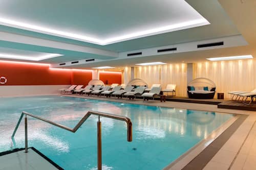 Innenpool, geöffnet von 07:00 Uhr bis 21:00 Uhr, Cabañas (kostenlos)