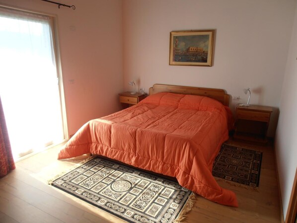 Minibar, in-room safe, desk, soundproofing