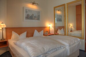 Studio, Sea View | In-room safe, individually furnished, desk, soundproofing