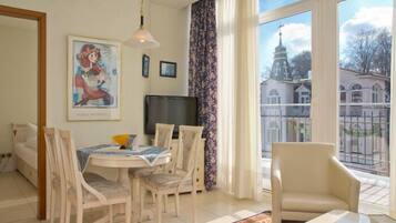 1 bedroom, in-room safe, individually furnished, desk