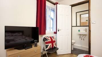 Työpöytä, silitysrauta/-lauta, ilmainen Wi-Fi