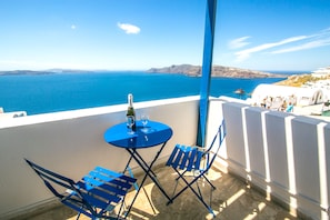 Standard Room (Caldera View) | Terrace/patio