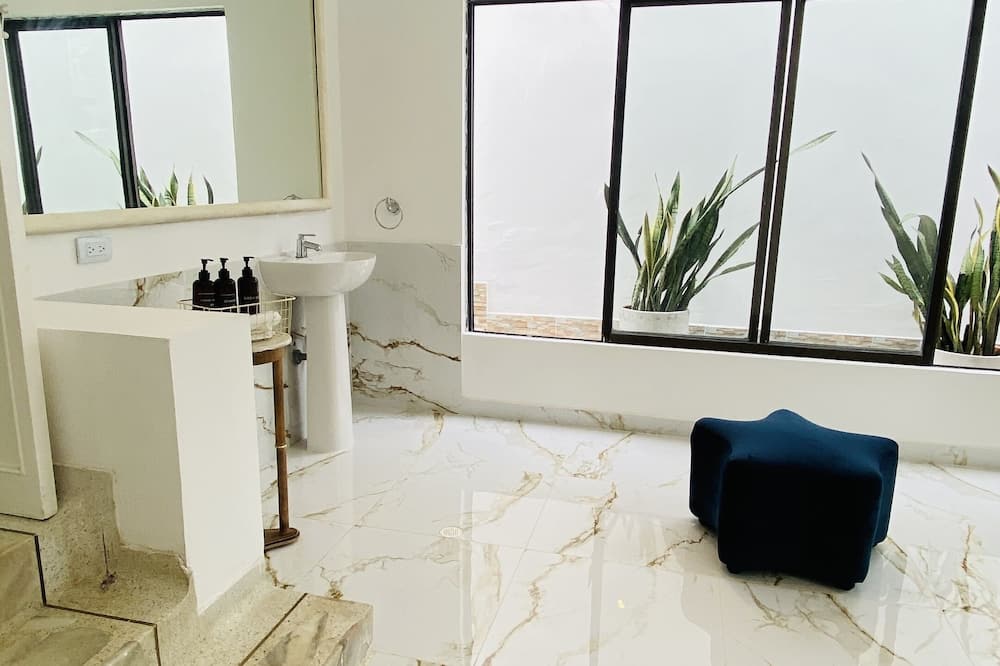 Babilla Suites
