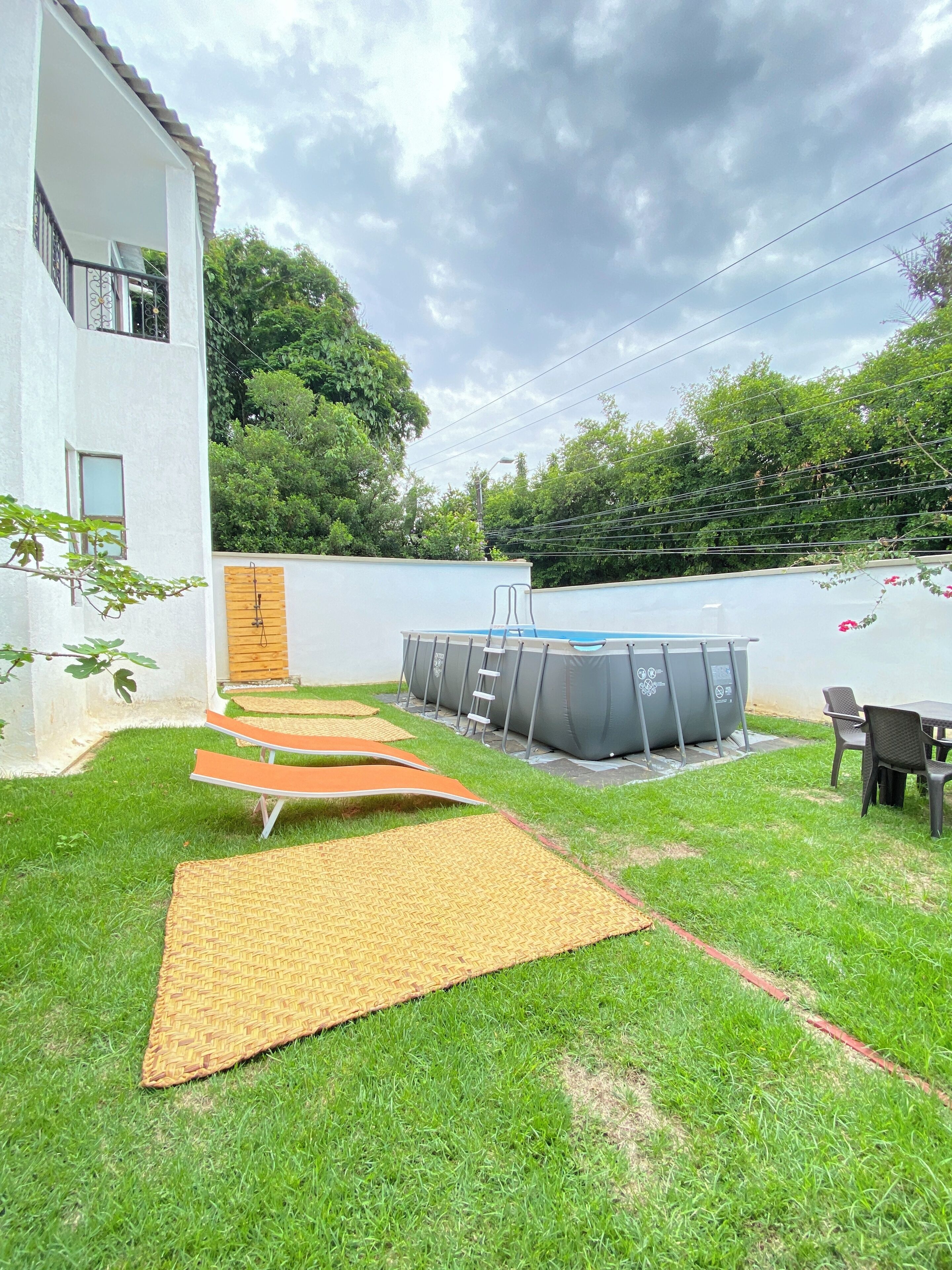 Kolam renang outdoor