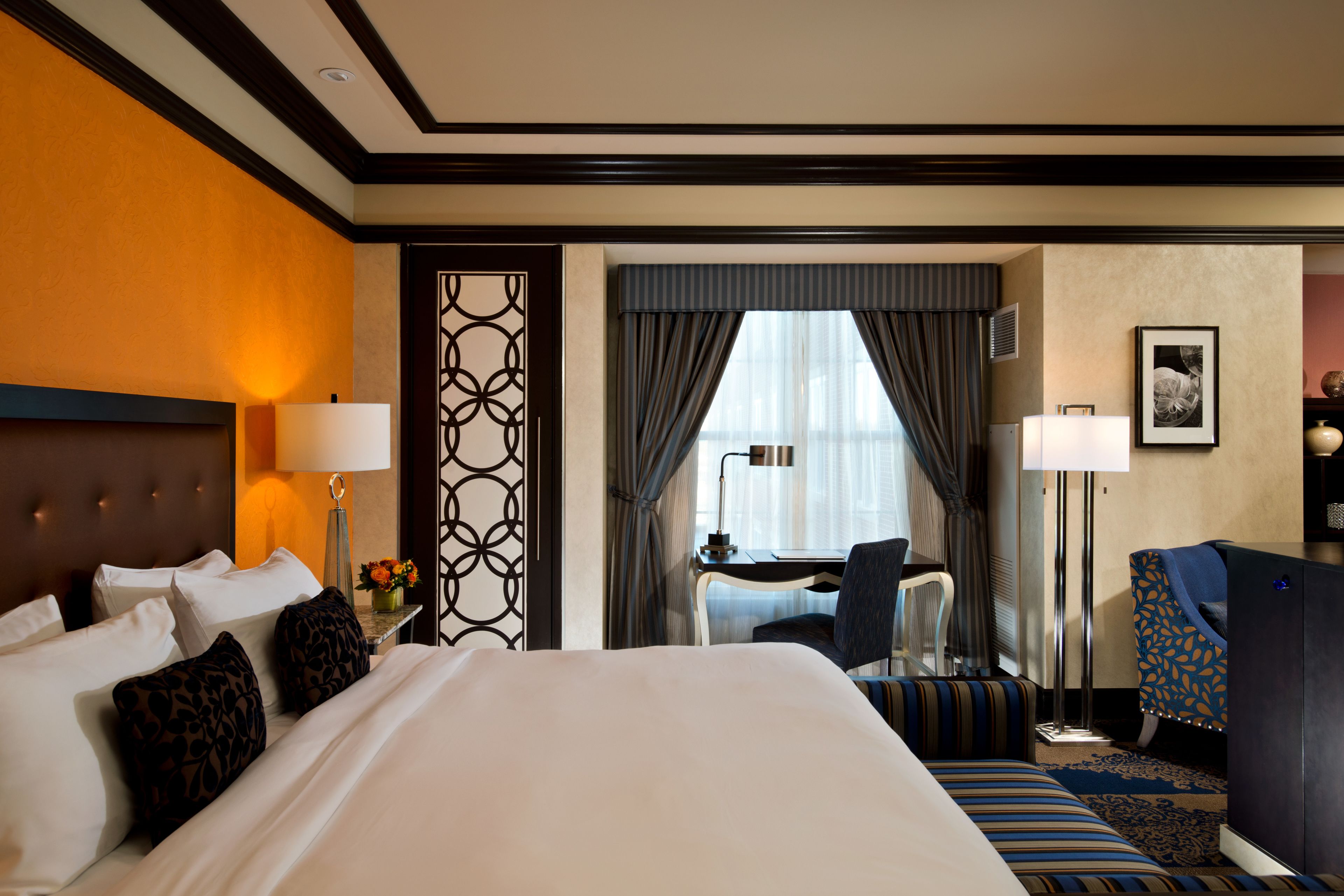 suite (morris) | premium bedding, in-room safe, laptop workspace, blackout curtains
