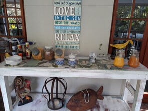 Free daily English breakfast - Sandpiper Guest House (St. Lucia)