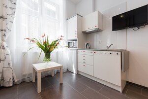 Studio Suite | Private kitchenette