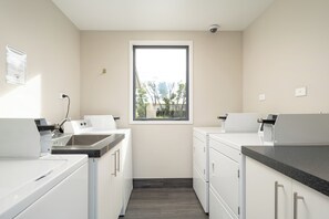 Laundry room - Grove Park Motor Lodge (Blenheim)