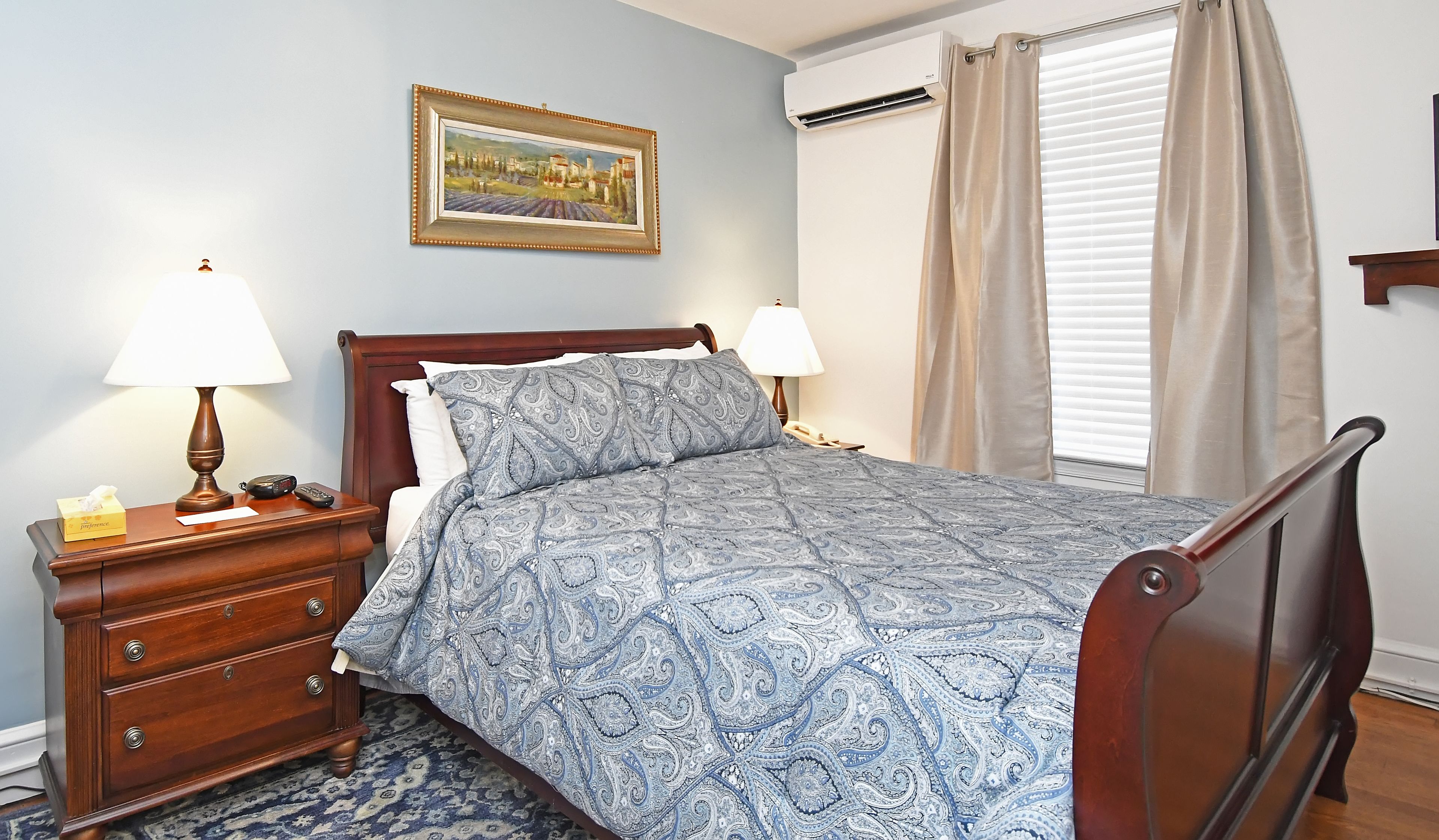 deluxe suite, 1 queen bed (historic inn ) | iron/ironing board, free wifi, bed sheets