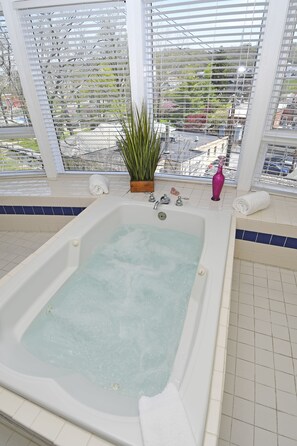 Hot tub, body treatments, aromatherapy, hot stone massages