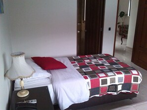 Quadruple Room | Down comforters, rollaway beds, free WiFi - Hotel Morazul (Bogotá)