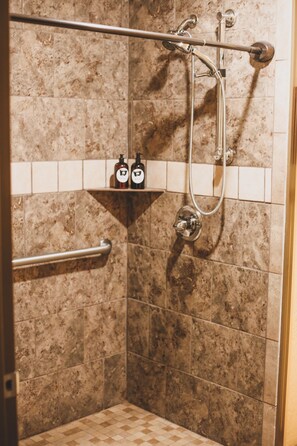 Basic-Einzelzimmer | Badezimmer