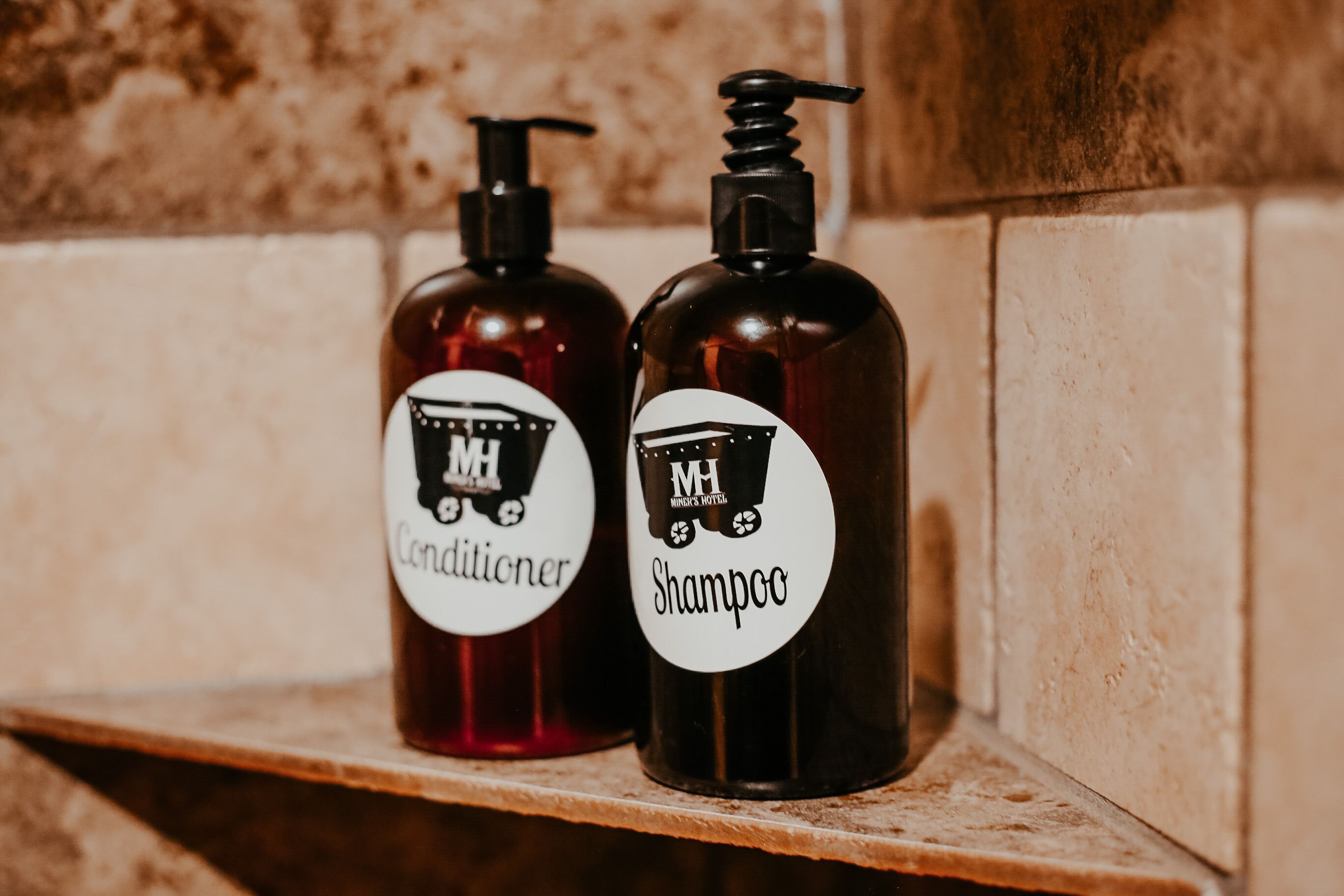 basic single room | bathroom | shower, free toiletries, hair dryer, towels