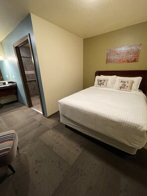 Basic Single Room | 1 bedroom, Egyptian cotton sheets, premium bedding, pillowtop beds