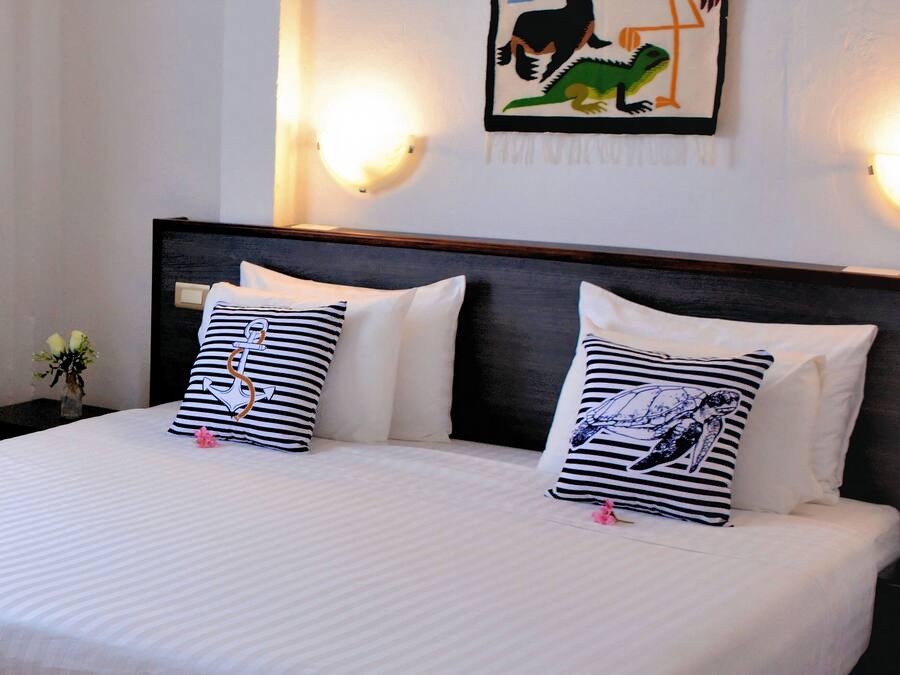 Standard Double Room | In-room safe, desk, laptop workspace, iron/ironing board