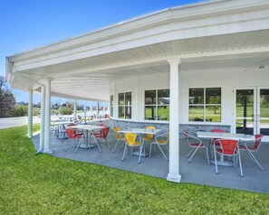 Se sirven cenas; con vista al campo de golf 