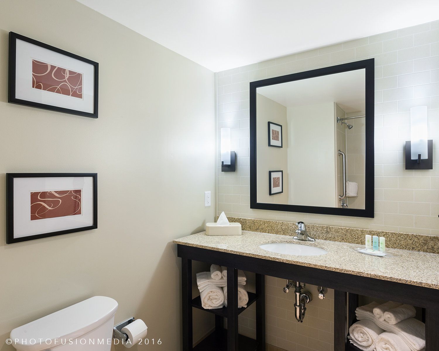 Suite, Multiple Beds, Non Smoking (2 Queens, 2 Person Sofa Bed) | Bathroom