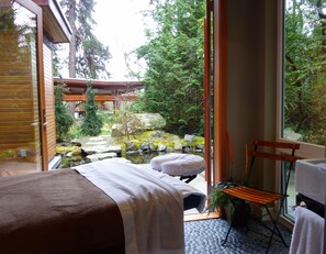 Massage - Pointhouse Suites On Sargeant Bay (Halfmoon Bay)